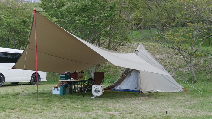 キャンプで雨が降った時にタープ下でバーベキューがしたい という時のあれこれ ｋ助のキャンプブログ 初心者向けキャンプ情報